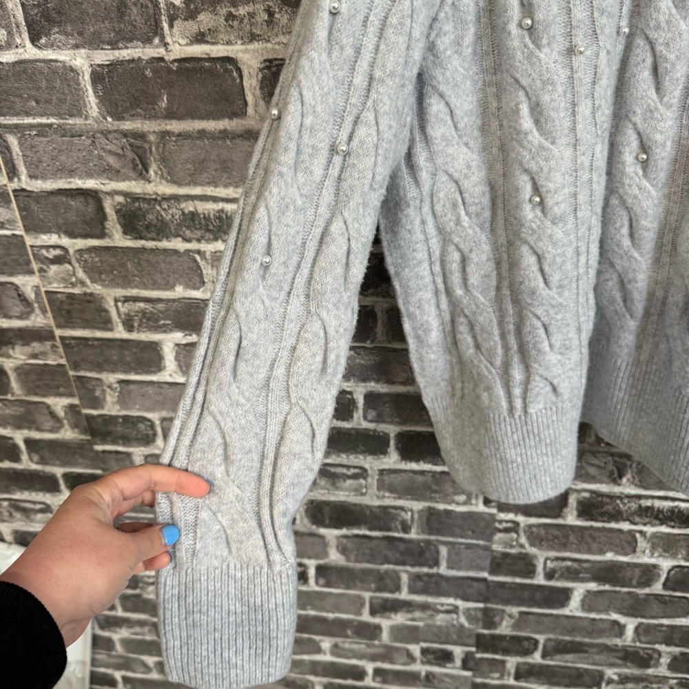 NWT Aerie unREAL Cable Pearl Crew Sweater Oversized Soft Gray - Picture 7 of 12